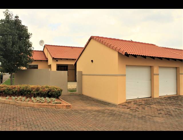 3 BEDROOM TOWNHOUSE SOLD IN MOOIKLOOF RIDGE